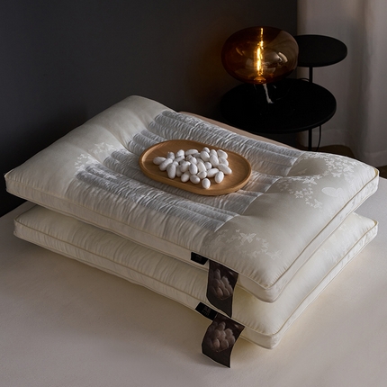 91家纺网 家纺一手货源 找家纺 乐可 2025新款决明子蚕咝枕枕头枕芯 决明子蚕咝枕-米黄