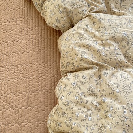 91家纺网 家纺一手货源 找家纺 仟网汇 2025新款针织双层纱床盖四件套 繁花