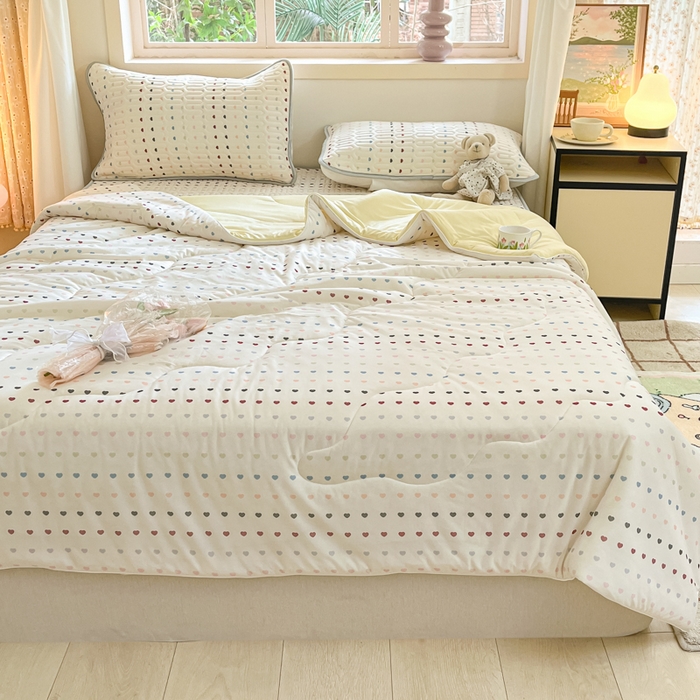 91家纺网 家纺一手货源 找家纺 维洋家纺 2025（专版花型）A类凉感丝夏被 凉感夏凉被双面加倍透气（四周踩棉） 爱心