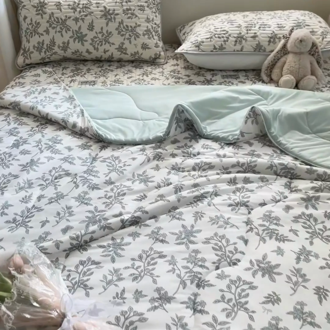91家纺网 家纺一手货源 找家纺 维洋家纺 2025（专版花型）A类凉感丝夏被 凉感夏凉被双面加倍透气（四周踩棉） 叶柔初夏