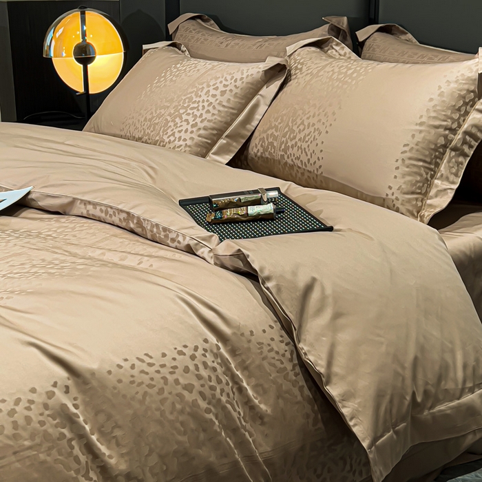 91家纺网 家纺一手货源 找家纺 金昱纺 2025新款50双股100支长绒棉贡缎提花高定四件套 欧瑞格-奶茶色