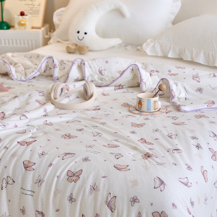 91家纺网 家纺一手货源 找家纺 维洋家纺 2025升级21%大豆新款A类牛奶丝针织夏被（四周踩棉）软糯凉感夏被空调被 喋喋飞舞