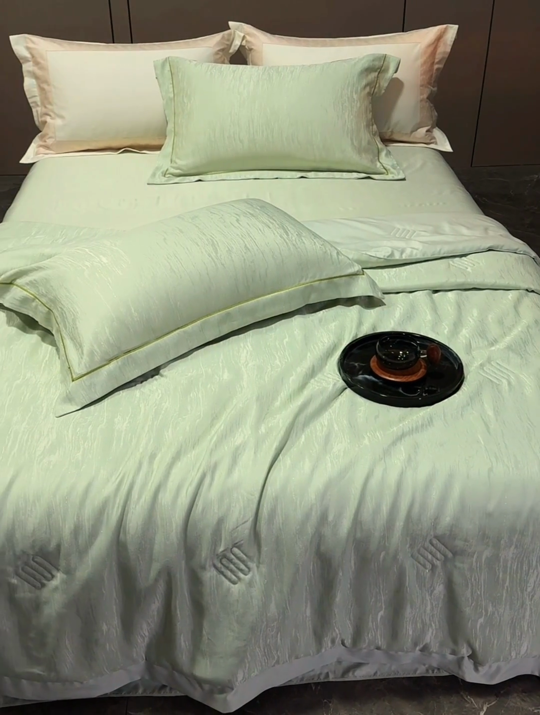 91家纺网 家纺一手货源 找家纺 丽卡家纺 2025新款翡丽天丝提花夏被四件套 石纹-绿