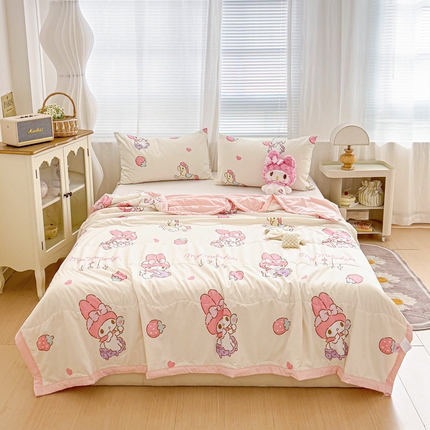 91家纺网 家纺一手货源 找家纺 （总）海岛哥哥 2025新款三丽鸥系列A类水洗棉夏被大床图（提供买家秀）