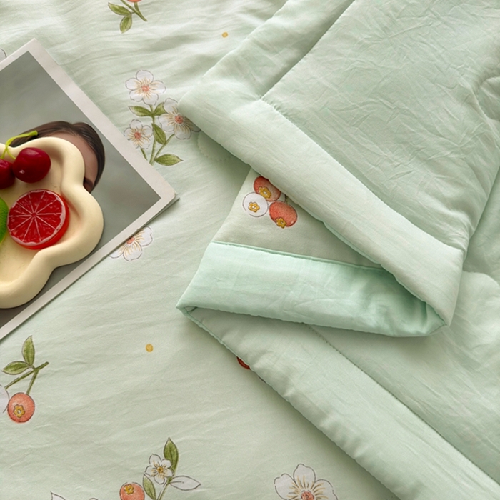 91家纺网 家纺一手货源 找家纺 鑫佰利 2025新款A类水洗棉印花纯棉花夏被子被芯 花满枝头绿