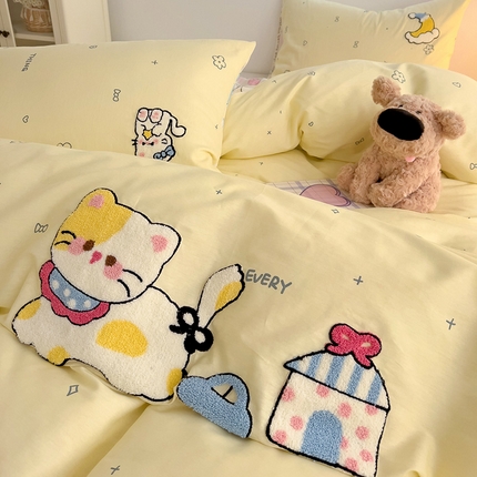 91家纺网 家纺一手货源 找家纺 （总）乐童家纺 2025新款13370纯棉毛巾绣呆萌系列四件套-系列一