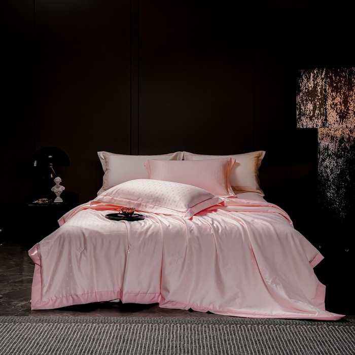 91家纺网 家纺一手货源 找家纺 2025新款格利亚天丝提花夏被四件套 格子-粉