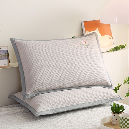 91家纺网 家纺一手货源 找家纺 （总）小牛席业 2025新款鲜花刺绣冷感豆豆枕套凉枕套夏天枕套冰丝枕套竹枕套藤枕套冰藤枕套