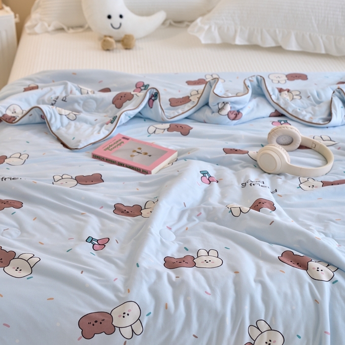 91家纺网 家纺一手货源 找家纺 维洋家纺 2025升级21%大豆新款A类牛奶丝针织夏被（四周踩棉）软糯凉感夏被空调被 爱兔