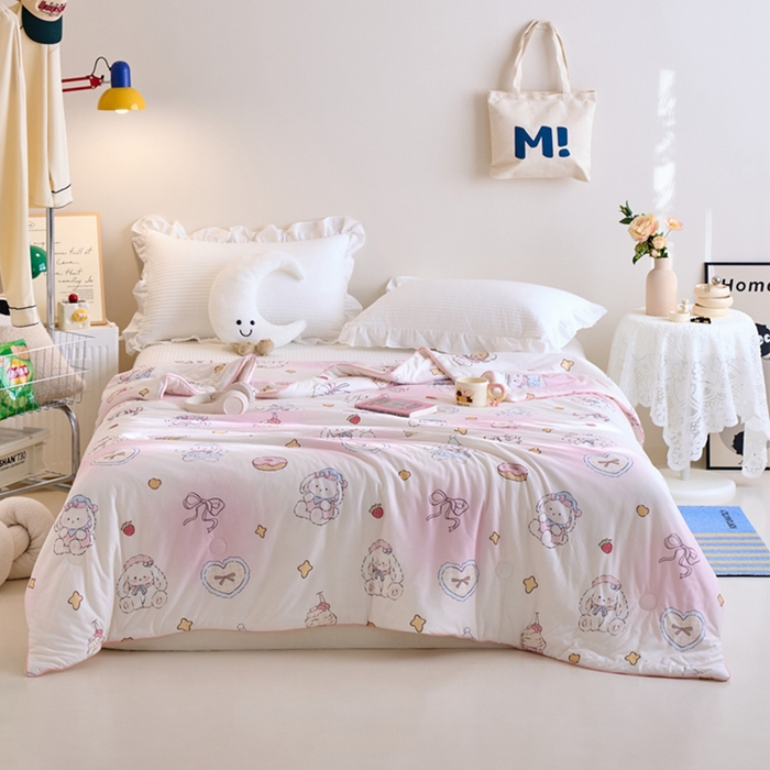 91家纺网 家纺一手货源 找家纺 维洋家纺 2025升级21%大豆新款A类牛奶丝针织夏被（四周踩棉）软糯凉感夏被空调被 甜兔兔