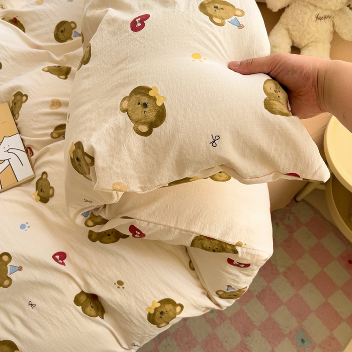 91家纺网 家纺一手货源 找家纺 暖芯优选 2025新款加厚云感棉双层纱四件套小碎花被套床单床笠款学生三件套新款直播热款 奇妙小熊-米