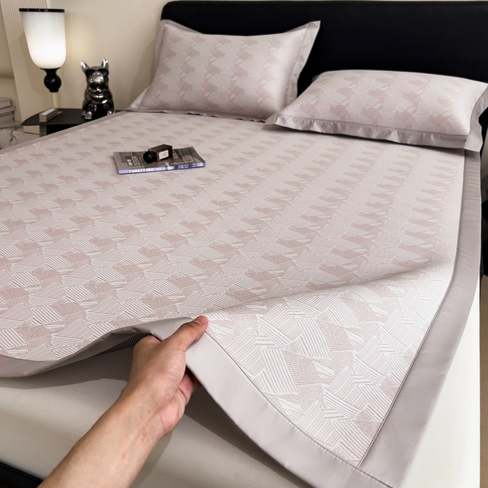 91家纺网 家纺一手货源 找家纺 卡初家居（原微来） 2025夏季凉感提花席 绯影幽线-素雅粉