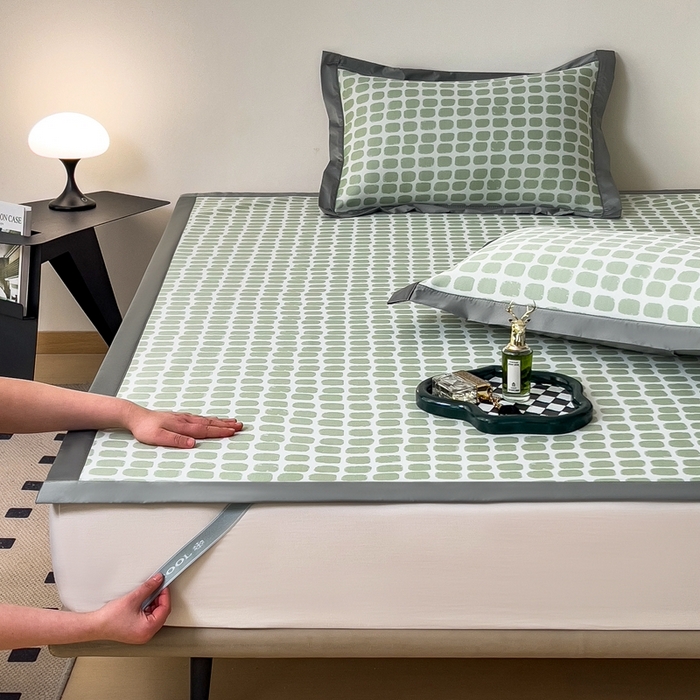 91家纺网 家纺一手货源 找家纺 卡初家居（原微来） 2025夏季轻柔丝系列冰丝席——绮梦系列 果绿