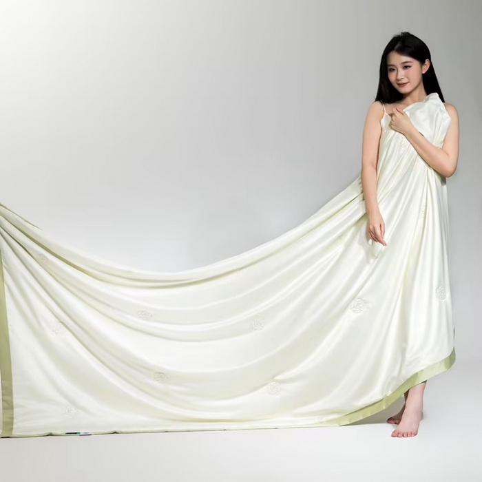 91家纺网 家纺一手货源 找家纺 丽卡家纺  家居馆 2025新款冰肌玉骨撞色天丝夏被四件套 橄榄绿+米白