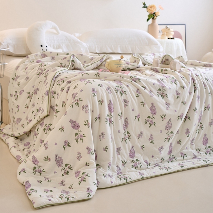 91家纺网 家纺一手货源 找家纺 维洋家纺 2025升级21%大豆新款A类牛奶丝针织夏被（四周踩棉）软糯凉感夏被空调被 紫苏