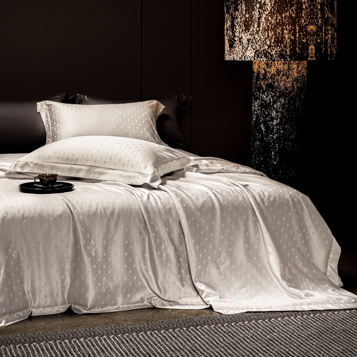 91家纺网 家纺一手货源 找家纺 2025新款格利亚天丝提花夏被四件套 格子-米灰