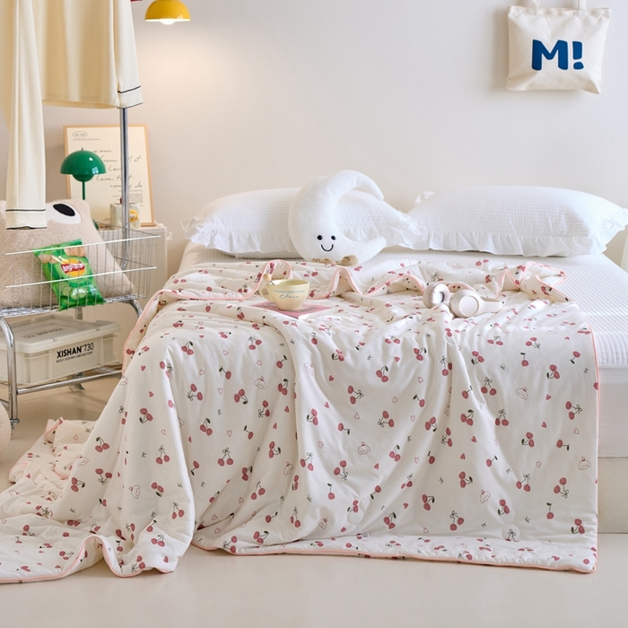 91家纺网 家纺一手货源 找家纺 维洋家纺 2025升级21%大豆新款A类牛奶丝针织夏被（四周踩棉）软糯凉感夏被空调被 樱桃小兔