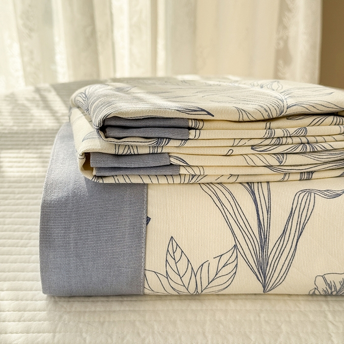 91家纺网 家纺一手货源 找家纺 蓝邻家纺 2025新款100%新疆原棉粗布小清新拼角工艺款系列单床单 繁花-蓝