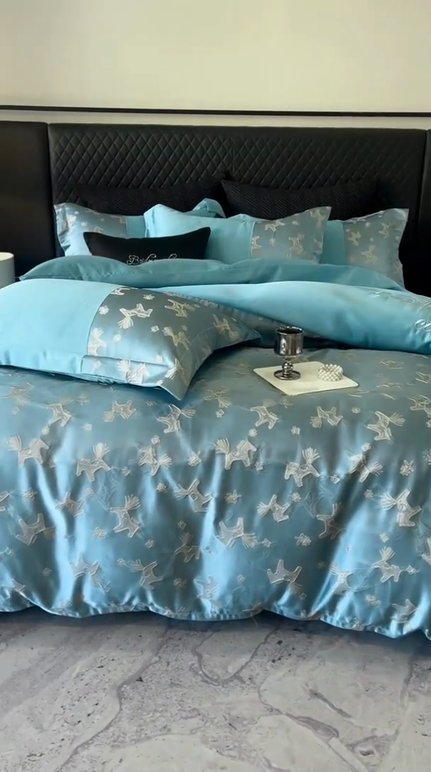 91家纺网 家纺一手货源 找家纺 换种生活 2025新款浮雕天丝夏被四件套 马上有钱花-兰