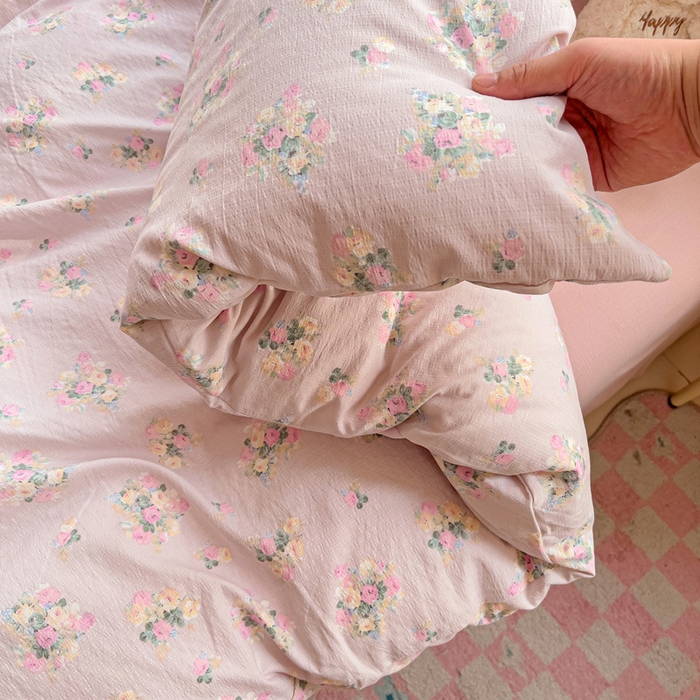 91家纺网 家纺一手货源 找家纺 暖芯优选 2025新款加厚云感棉双层纱四件套小碎花被套床单床笠款学生三件套新款直播热款 奶油味的暗恋