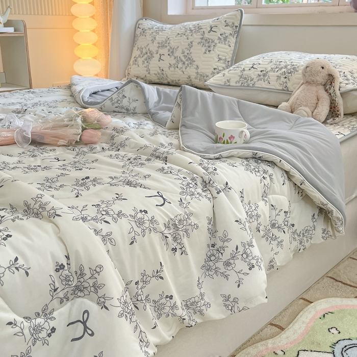 91家纺网 家纺一手货源 找家纺 维洋家纺 2025（专版花型）A类凉感丝夏被 凉感夏凉被双面加倍透气（四周踩棉） 漫天花舞