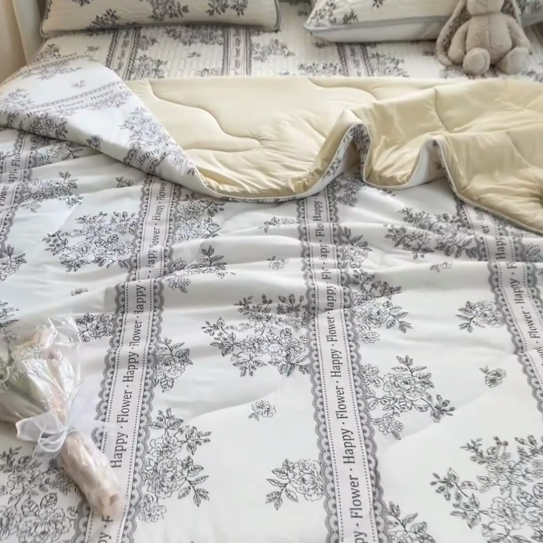 91家纺网 家纺一手货源 找家纺 维洋家纺 2025（专版花型）A类凉感丝夏被 凉感夏凉被双面加倍透气（四周踩棉） 法式浪漫