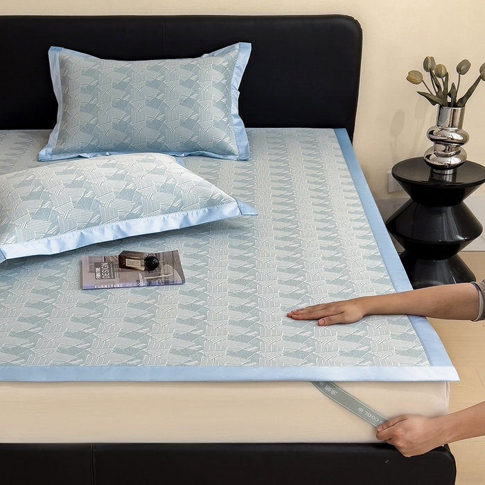 91家纺网 家纺一手货源 找家纺 卡初家居（原微来） 2025夏季凉感提花席 蓝逸韵笺-淡雅蓝