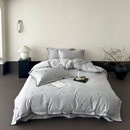 91家纺网 家纺一手货源 找家纺 （总）时亿家居 2025新款100支长绒棉小清新四件套-黑樱梦境