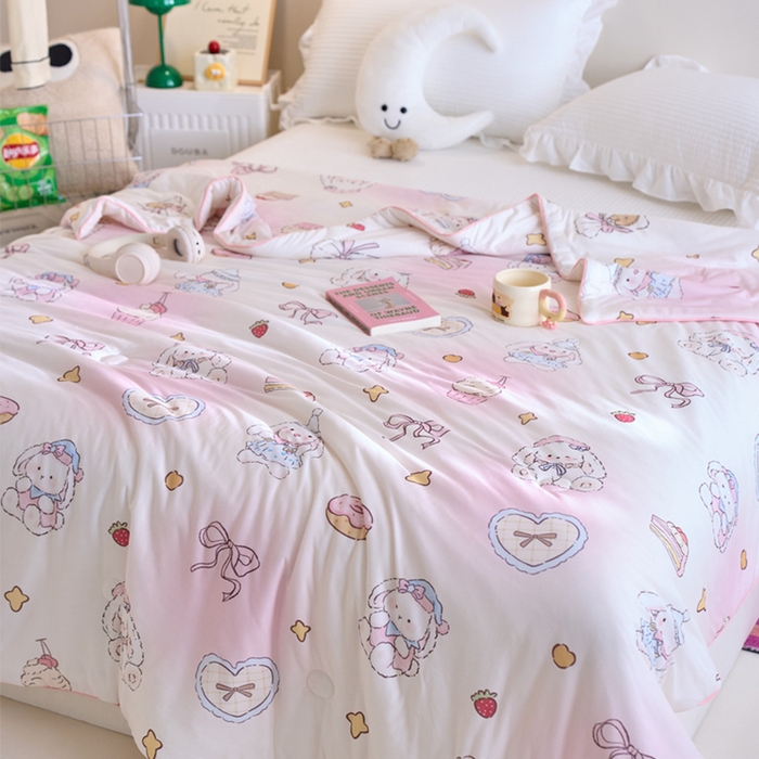 91家纺网 家纺一手货源 找家纺 维洋家纺 2025升级21%大豆新款A类牛奶丝针织夏被（四周踩棉）软糯凉感夏被空调被 甜兔兔