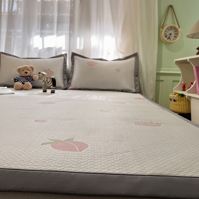 91家纺网 家纺一手货源 找家纺 卡初家居（原微来） 2025夏季凉感提花席 桃桃