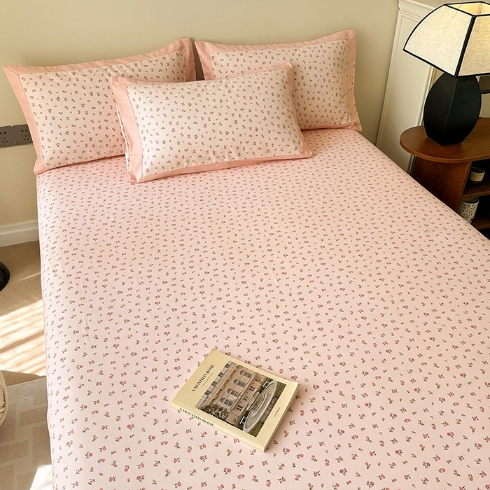 91家纺网 家纺一手货源 找家纺 蓝邻家纺 2025新款100%新疆原棉粗布小清新拼角工艺款系列单床单 粉黛