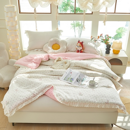 91家纺网 家纺一手货源 找家纺 （总）蔻之羽（原寇之羽） 2025新款针织棉花边豆豆被空调被夏被春秋被加厚冬被