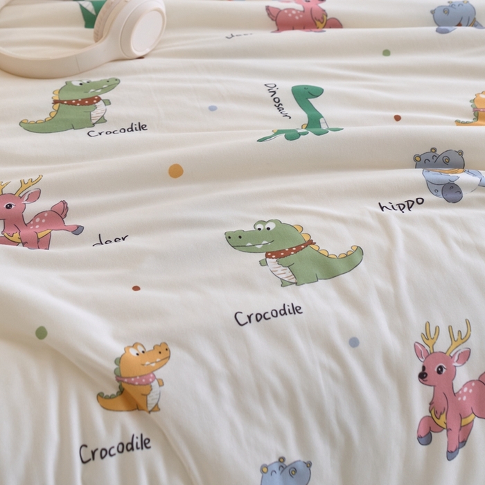 91家纺网 家纺一手货源 找家纺 维洋家纺 2025升级21%大豆新款A类牛奶丝针织夏被（四周踩棉）软糯凉感夏被空调被 小恐龙