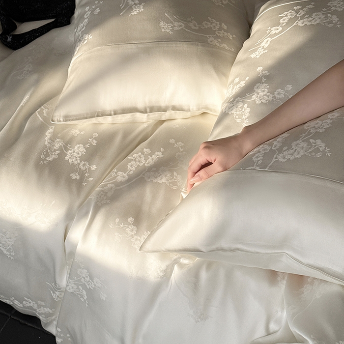 91家纺网 家纺一手货源 找家纺 鹿班家居 2025新款60S莱赛尔提花四件套-时光馥语【标准会员-20元】 时光馥语-白色