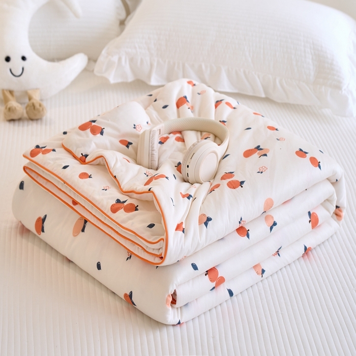 91家纺网 家纺一手货源 找家纺 维洋家纺 2025升级21%大豆新款A类牛奶丝针织夏被（四周踩棉）软糯凉感夏被空调被 橙色小橘