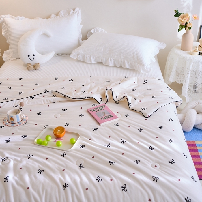 91家纺网 家纺一手货源 找家纺 维洋家纺 2025升级21%大豆新款A类牛奶丝针织夏被（四周踩棉）软糯凉感夏被空调被 幸运结