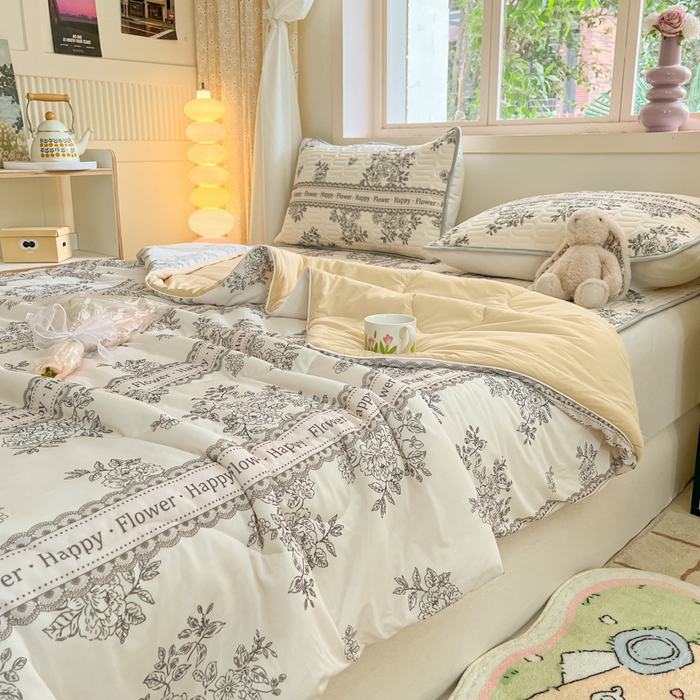 91家纺网 家纺一手货源 找家纺 维洋家纺 2025（专版花型）A类凉感丝夏被 凉感夏凉被双面加倍透气（四周踩棉） 法式浪漫