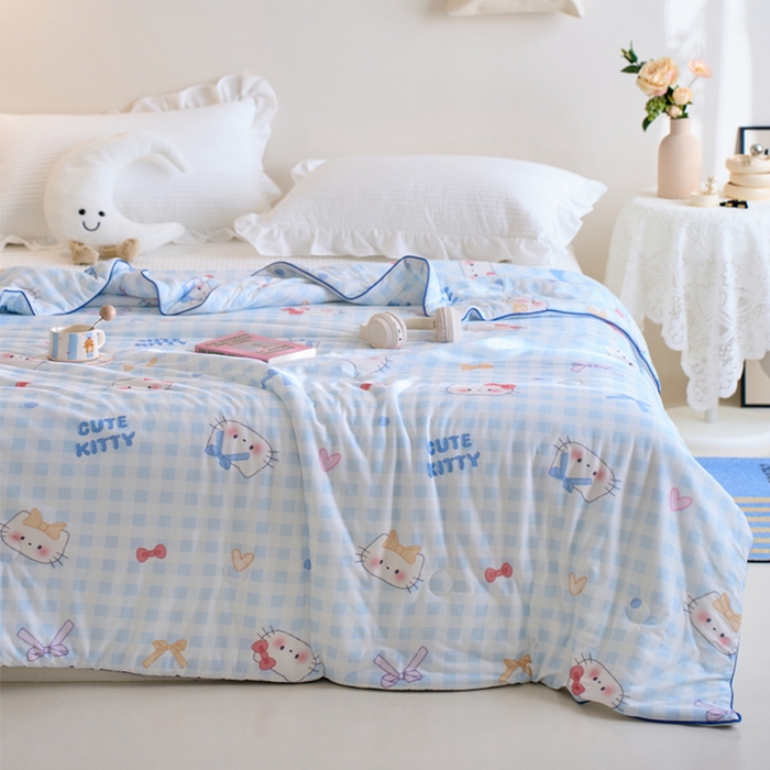 91家纺网 家纺一手货源 找家纺 维洋家纺 2025升级21%大豆新款A类牛奶丝针织夏被（四周踩棉）软糯凉感夏被空调被 蓝色小猫