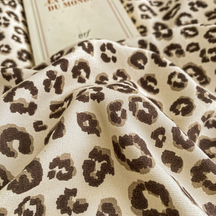 91家纺网 家纺一手货源 找家纺 仟网汇 2025新款针织双层纱床盖四件套 豹纹风尚