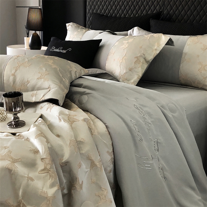 91家纺网 家纺一手货源 找家纺 换种生活 2025新款浮雕天丝夏被四件套 马上有钱花-奶咖