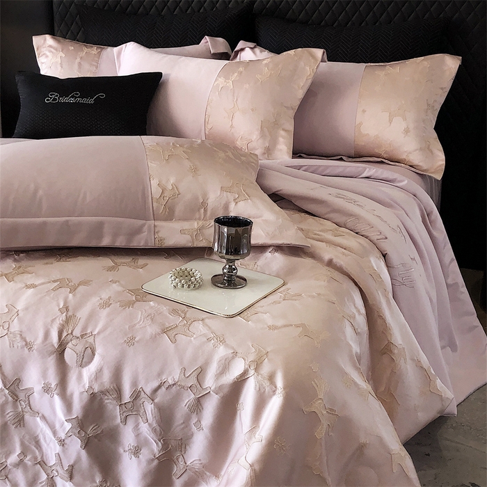 91家纺网 家纺一手货源 找家纺 换种生活 2025新款浮雕天丝夏被四件套 马上有钱花-粉