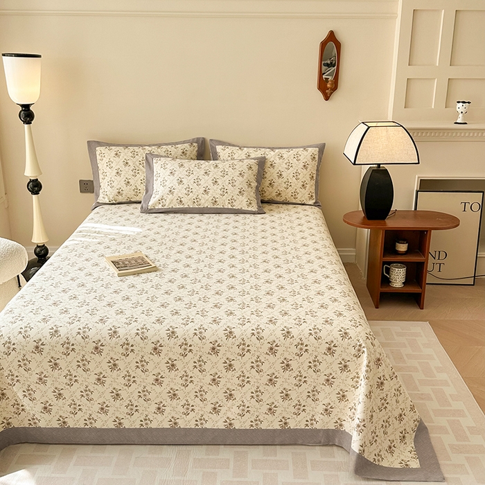 91家纺网 家纺一手货源 找家纺 蓝邻家纺 2025新款100%新疆原棉粗布小清新拼角工艺款系列单床单 银霜