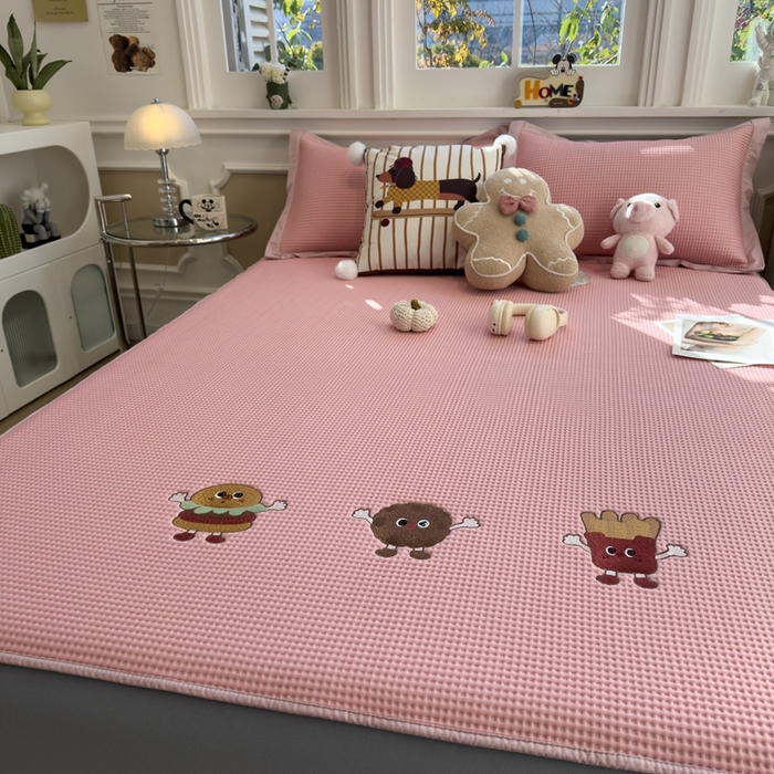 91家纺网 家纺一手货源 找家纺 卡初家居（原微来） 2026 夏季乙纶冰豆豆华夫格席  绣花 可可喵派