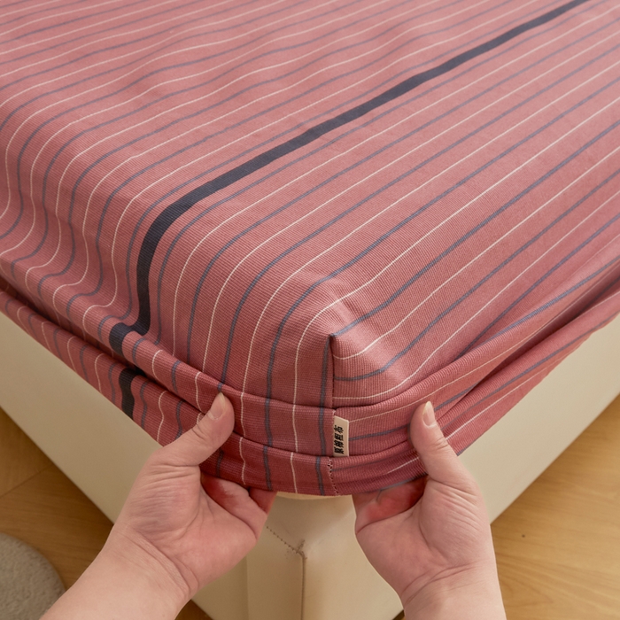 91家纺网 家纺一手货源 找家纺 首爱家纺 2025新款锦柔老粗布印花床笠 粉色云涧