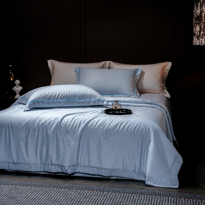 91家纺网 家纺一手货源 找家纺 2025新款格利亚天丝提花夏被四件套 格子-蓝