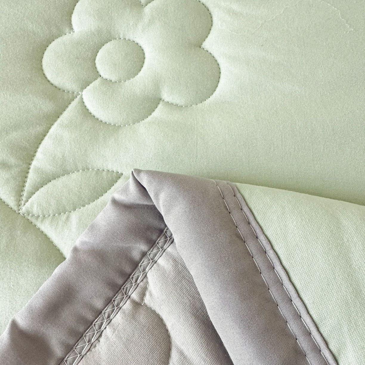 91家纺网 家纺一手货源 找家纺 芙绣家纺 2025新款针织棉绗缝夏被-莫奈花园 莫奈花园-艾绿