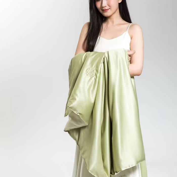 91家纺网 家纺一手货源 找家纺 丽卡家纺  家居馆 2025新款冰肌玉骨撞色天丝夏被四件套 橄榄绿+米白