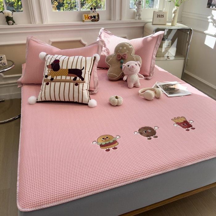 91家纺网 家纺一手货源 找家纺 卡初家居（原微来） 2026 夏季乙纶冰豆豆华夫格席  绣花 可可喵派