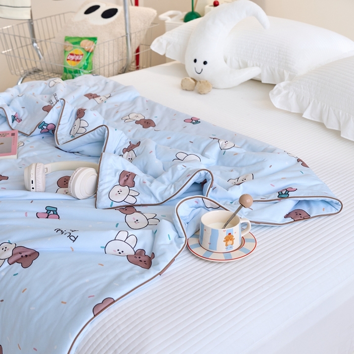 91家纺网 家纺一手货源 找家纺 维洋家纺 2025升级21%大豆新款A类牛奶丝针织夏被（四周踩棉）软糯凉感夏被空调被 爱兔