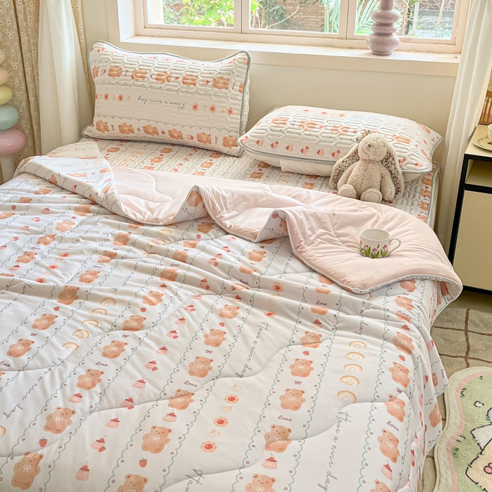 91家纺网 家纺一手货源 找家纺 维洋家纺 2025（专版花型）A类凉感丝夏被 凉感夏凉被双面加倍透气（四周踩棉） 可爱熊